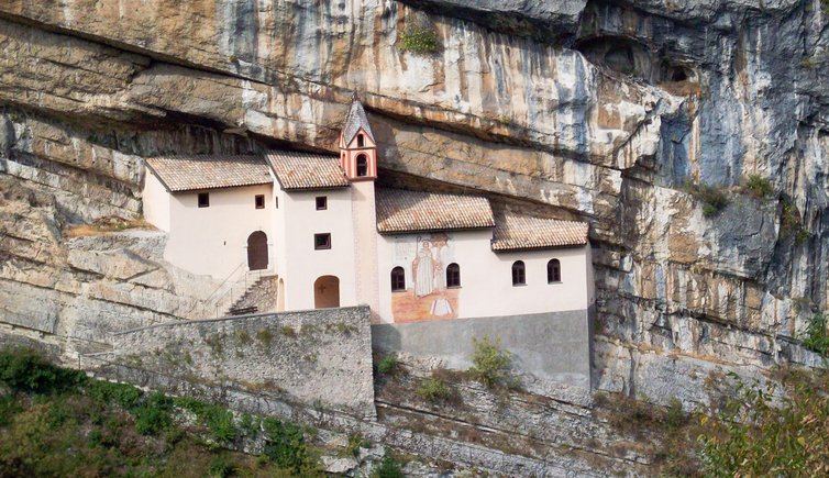 trambileno eremo di san colombano