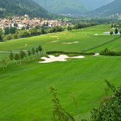 bocenago campo da golf nel sfondo strembo e caderzone terme