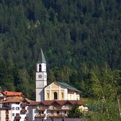 andalo centro paese con chiesa