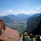 fai della paganella vista su val d adige