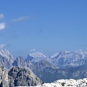 vista su marmolada e croda di santa croce