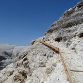 sentiero per rifugio boe sat