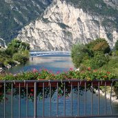 torbole territorio comunale di arco sarca sfocia nel lago ponte