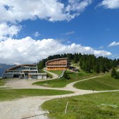 rifugio solander sopra val mastellina e monte spolverino