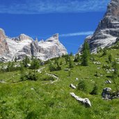 prati di sella fridolin e dolomiti di brenta da sentiero fr