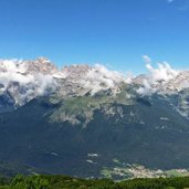 D andalo e dolomiti di brenta viste dalla paganella con nebbie