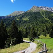 sentiero per moena passo di costalunga