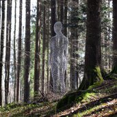 Cedric Le Borgne La donna invisibile Ph Giacomo Bianchi Copyright Arte Sella