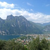 riva del garda e lago da monte brione