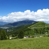 folgaria paesaggio e impianti di risalita di fondo piccolo da truagalait