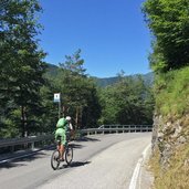 strada di passo tremalzo bici ciclista