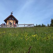 chiesetta di san vigilio presso rifugio paradiso