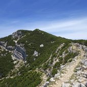 sentiero e monte cornetto e sguardo vesto ovest fr