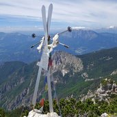 croce dello scialpinista monte cornetto