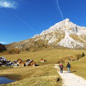 localita fuchiade fuciade san pellegrino autunno baite escursionisti