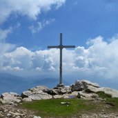 vetta del monte stivo croce