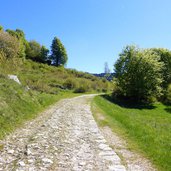 sentiero strada militare per busoni e cima borghetto