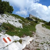 strada militare per cima vezzena sentiero