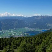 vista dalla panarotta su levico e valsugana