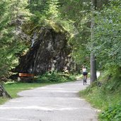 percorso ciclabile presso campitello di fassa