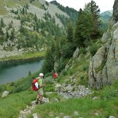 lago alto alla presanella escursionisti