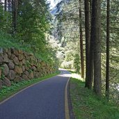 percorso ciclabile val di fiemme fassa a nord di predazzo