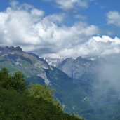 vista da monte casale verso dolomiti di brenta