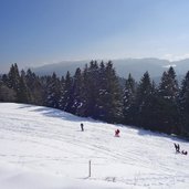 prati all incrocio con sentiero folgaria inverno