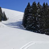 prati all incrocio con sentiero folgaria inverno