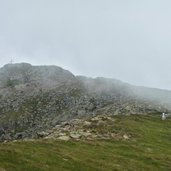 cima ziolera e nebbia