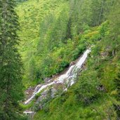 cascata preso sul sentiero da malga maleda