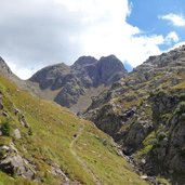 sentiero per lago brutto