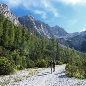 sentiero scala santa per rifugio xii apostoli