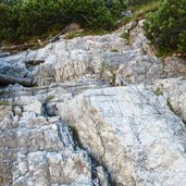 pietra ferrata sul sentiero scala santa