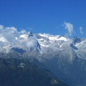 vista su ghiacciai del gruppo adamello