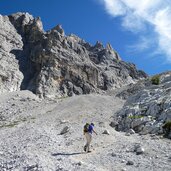 sentiero scala santa per rifugio xii apostoli