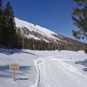 lago calaita inverno pista pedonale