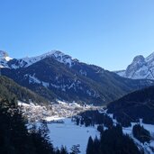 vista su canazei inverno