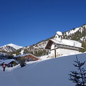 rifugio micheluzzi duron huette inverno