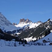 vista da val duron verso denti di terra rossa rosszaehne inverno