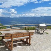 punto panoramico sopra cles percorso dolomiti brenta bike