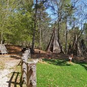 parco giochi nel bosco sopra terres