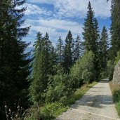 discesa da malghet aut per passo campo di carlo magno