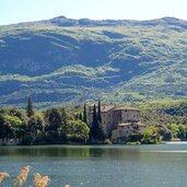 lago di toblino e castel toblino