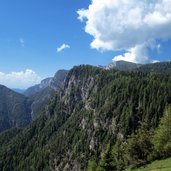 aussicht von lavinaspitz richtung roen