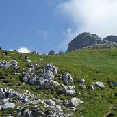 latemar sentiero x rifugio torre di pisa escursionisti