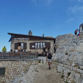 latemar huette rifugio torre di pisa