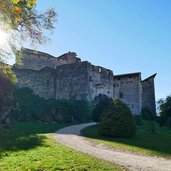 castel pietra di calliano percorso dell arte