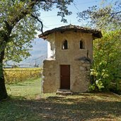 torre ottagonale guardiola percorso arte presso calliano