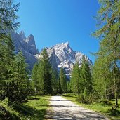 val venegia e cimon della pala sentiero per baita segantini